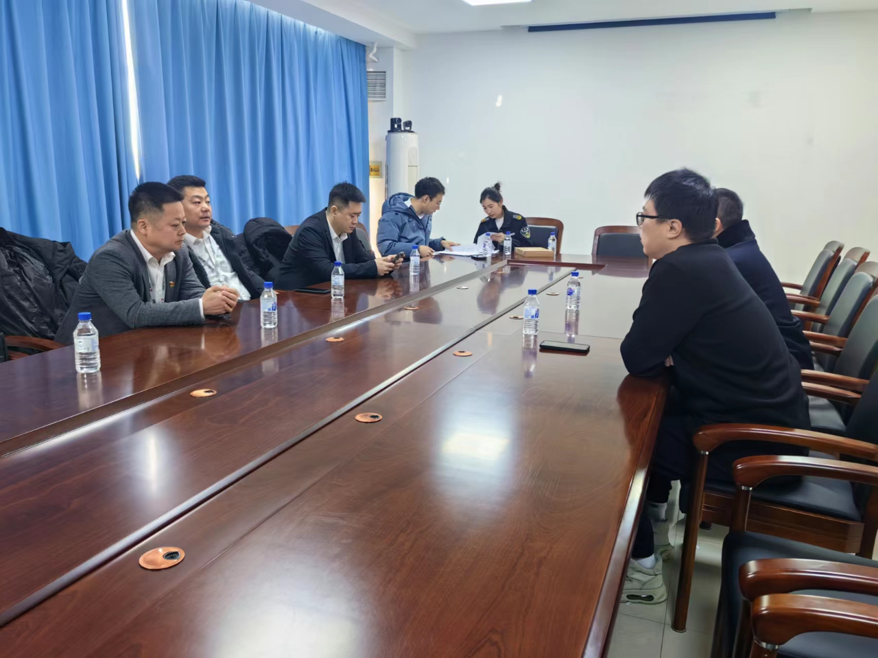 驰而不息纠“四风” 风清气正过佳节——皇冠welcome官网集团纪委开展节前纠“四风”监督检查工作